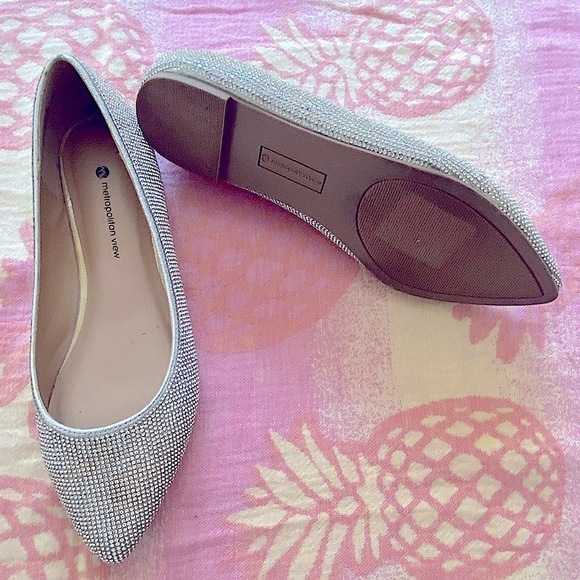Rhinestones All Over Party Shoes Size 8.5 Feminine & Flat - Picture 1 of 10